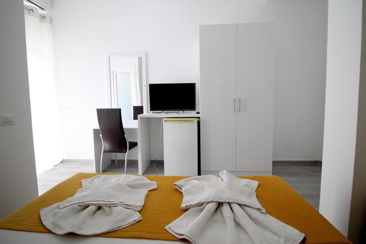 Hotel Vila Kapllani Sarandë Esterno foto