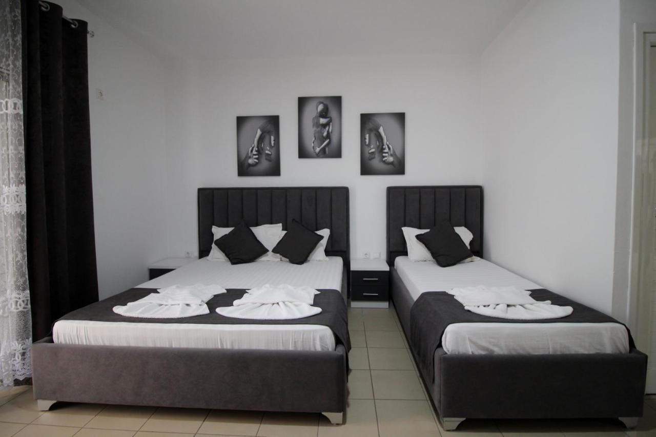Hotel Vila Kapllani Sarandë Esterno foto