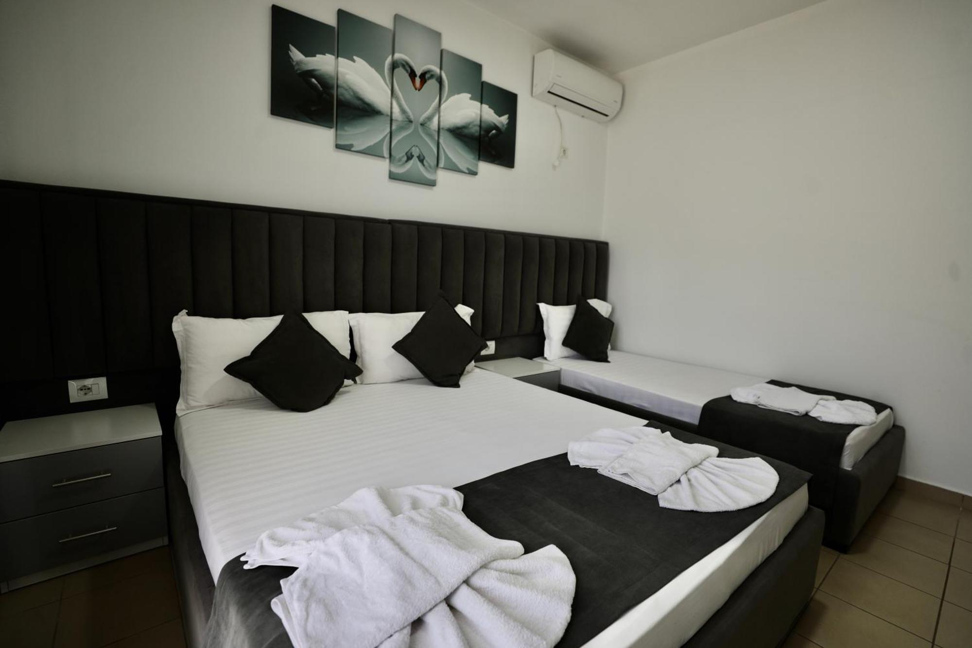 Hotel Vila Kapllani Sarandë Esterno foto